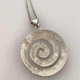 Vintage-Silberanhänger mit Kette - gehämmerter run… - фото 2