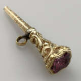 Antiker Uhrenschlüssel für Gold/Emaille-Spindeluhr… - photo 1