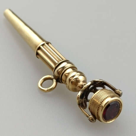 Antiker Uhrenschlüssel für Gold/Emaille-Spindeluhr… - photo 1 Antiker Uhrenschlüssel für Gold/Emaille-Spindeluhr… - photo 1