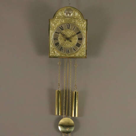 Wanduhr - 20. Jh., rechteckiges Holz-Gehäuse, scha… - photo 1 Wanduhr - 20. Jh., rechteckiges Holz-Gehäuse, scha… - photo 1