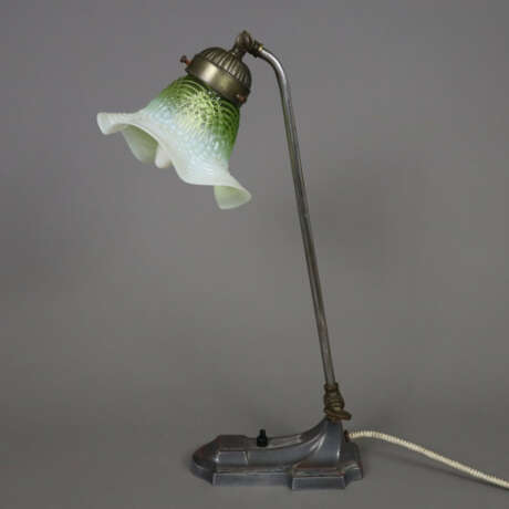 Tischlampe - Art Déco, um 1930, Metallguss zinnfar… - photo 1 Tischlampe - Art Déco, um 1930, Metallguss zinnfar… - photo 1