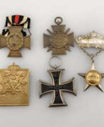 Coins. Konvolut Ehrenzeichen - 5-tlg.: 1x Eisernes Kreuz …