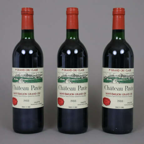 Wein - 3 Flaschen Château Pavie 1988, Saint-Émilio… - photo 1 Wein - 3 Flaschen Château Pavie 1988, Saint-Émilio… - photo 1