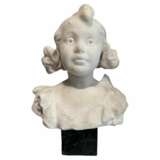 Late 19th-Century Carrara Marble Bust of a Young Girl - фото 1