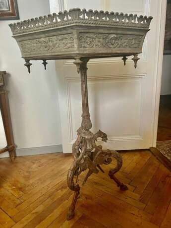 19th Century Large Hexagonal Bronze Jardiniere in the Style of Victor Paillard Bronze Louis-Philippe Carl X 19th century - Foto 4