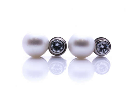 Perl-Diamant-Ohrringe von Schoeffel - photo 2 Perl-Diamant-Ohrringe von Schoeffel - photo 2