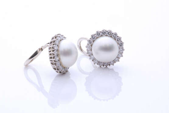 Perl-Ohrclips mit Diamanten-Entourage - фото 2 Perl-Ohrclips mit Diamanten-Entourage - фото 2