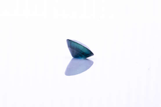 Unbehandelter, zweifarbiger Saphir - photo 2 Unbehandelter, zweifarbiger Saphir - photo 2