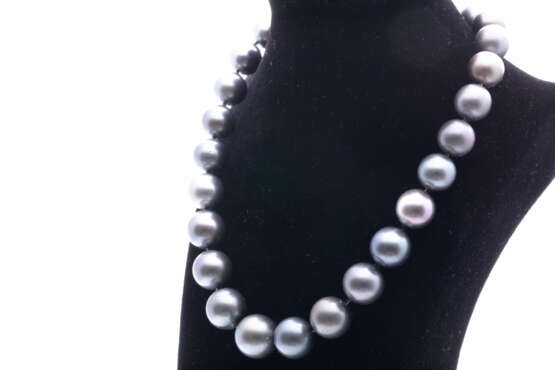 Großes Tahiti-Perl-Collier - photo 4 Großes Tahiti-Perl-Collier - photo 4