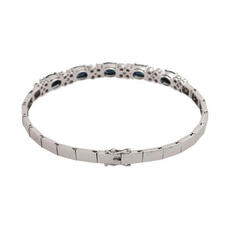 Armband mit 5 oval fac. Saphiren, zusammen ca. 3 ct und 24 Diamanten - photo 2