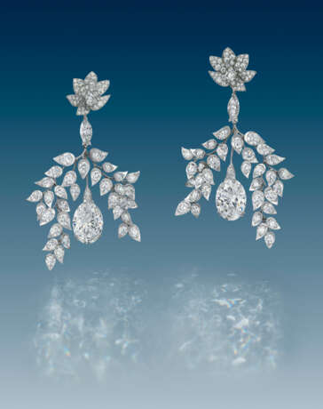 AN IMPRESSIVE PAIR OF DIAMOND EARRINGS, BY BOEHMER ET BASSENGE - photo 1