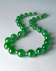 JADEITE BEAD AND DIAMOND NECKLACE