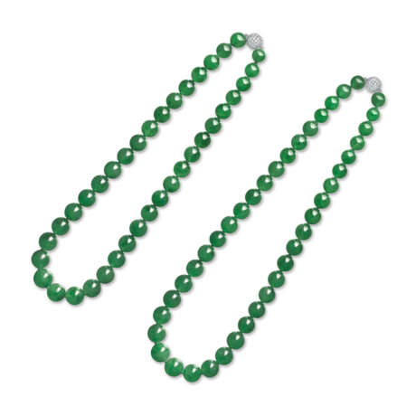 TWO JADEITE BEAD AND DIAMOND NECKLACES - photo 2
