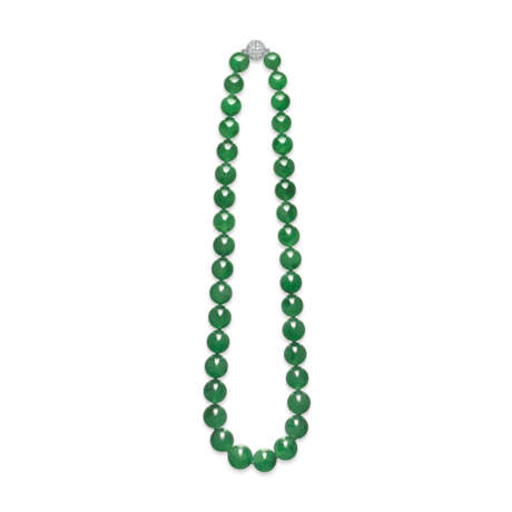 TWO JADEITE BEAD AND DIAMOND NECKLACES - photo 3