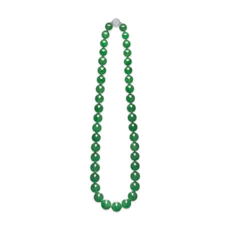 TWO JADEITE BEAD AND DIAMOND NECKLACES - photo 4