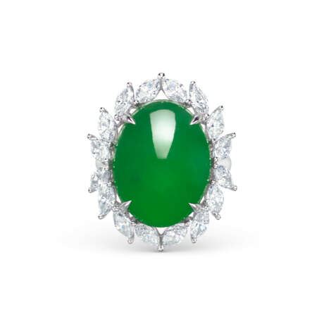 SET OF JADEITE AND DIAMOND JEWELLERY - photo 3