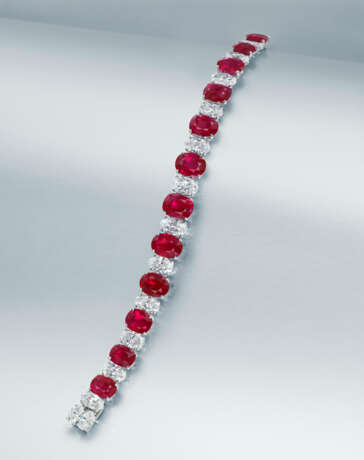 AN EXCEPTIONAL RUBY AND DIAMOND BRACELET - фото 1