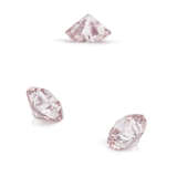 A RARE COLOURED DIAMOND - photo 3