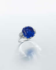 SAPPHIRE AND DIAMOND RING