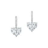 AN ELEGANT PAIR OF DIAMOND EARRINGS - photo 2