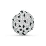 CARTIER DIAMOND AND ONYX `PANTH&#200;RE` RING - Foto 1