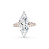 DIAMOND AND COLOURED DIAMOND RING - photo 1