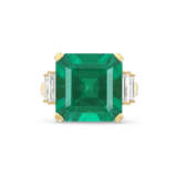 EMERALD AND DIAMOND RING - фото 2