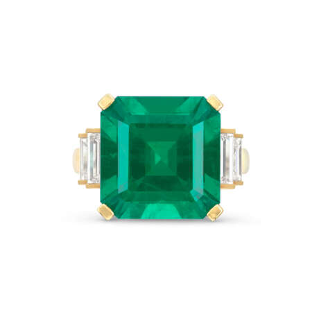 EMERALD AND DIAMOND RING - фото 2