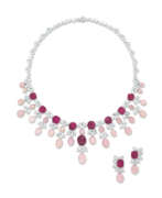 Жемчуг. SET OF CONCH PEARL, SPINEL AND DIAMOND JEWELLERY