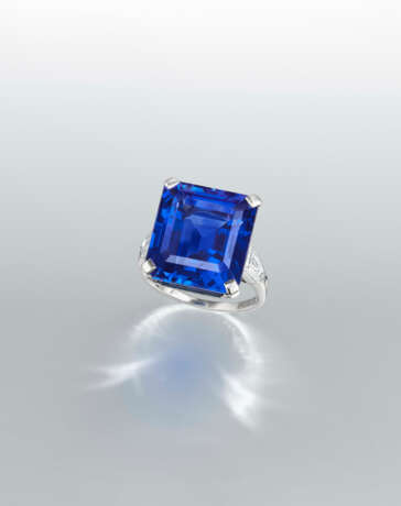 SAPPHIRE AND DIAMOND RING - photo 1