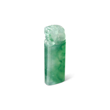 JADEITE SEAL CARVING - фото 1