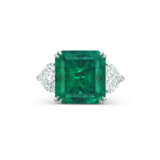 EMERALD AND DIAMOND RING - photo 1
