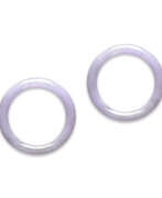 Bijoux de main. PAIR OF LAVENDER JADEITE BANGLES