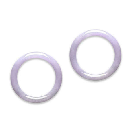 PAIR OF LAVENDER JADEITE BANGLES - фото 1