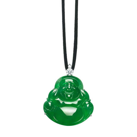 AN IMPORTANT JADEITE AND DIAMOND PENDANT - photo 3