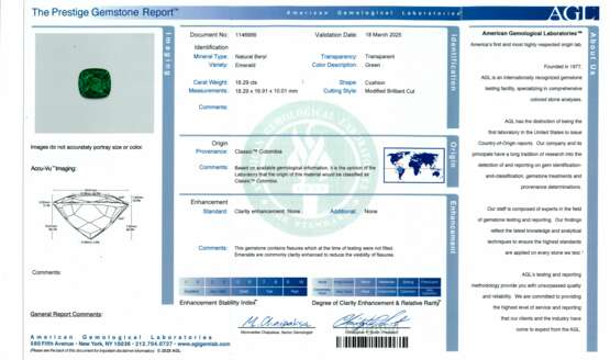 AN IMPRESSIVE EMERALD AND DIAMOND RING - photo 5