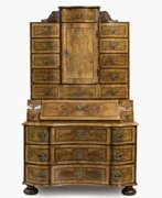 Meubles. A bureau cabinet