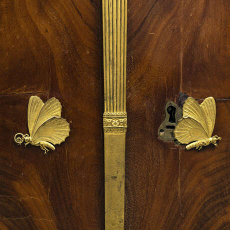 A cabinet - фото 4