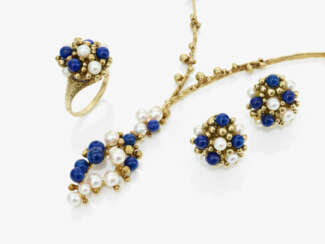 A parure with necklace, stud earrings, and ring with lapis lazuli and cultured pearls