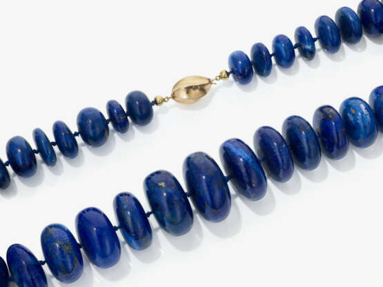 A lapis lazuli necklace - фото 1 A lapis lazuli necklace - фото 1