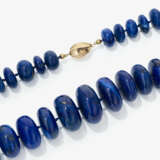 A lapis lazuli necklace - фото 1