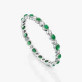 A necklace and bangle with brilliant-cut diamonds and emeralds - фото 3