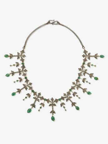 A necklace with emeralds and diamonds - photo 2 A necklace with emeralds and diamonds - photo 2