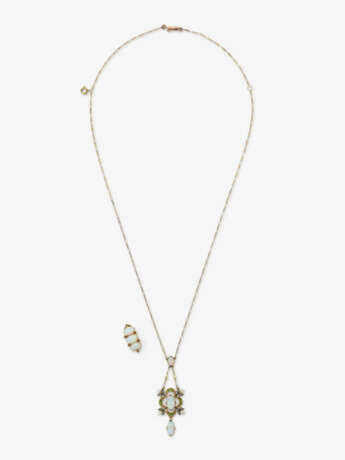 A necklace with crystal opals, diamonds, diopsides and small pearls, and a ring with crystal opals and tiny rubies - фото 3 A necklace with crystal opals, diamonds, diopsides and small pearls, and a ring with crystal opals and tiny rubies - фото 3