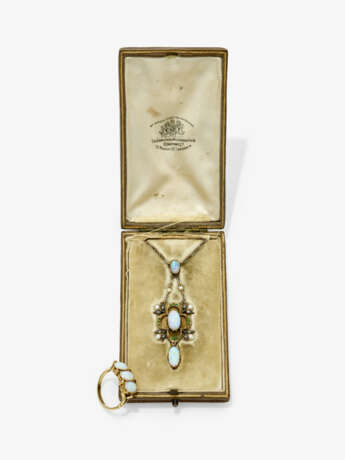 A necklace with crystal opals, diamonds, diopsides and small pearls, and a ring with crystal opals and tiny rubies - фото 4 A necklace with crystal opals, diamonds, diopsides and small pearls, and a ring with crystal opals and tiny rubies - фото 4