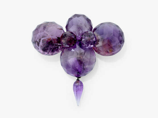 A brooch with amethysts - photo 1