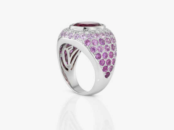 A ring with pink tourmaline, pink sapphires, and brilliant-cut diamonds - фото 3