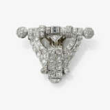 A historical dress clip adorned with octagonal-cut diamonds - photo 1
