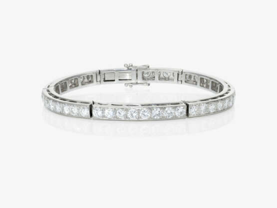 A Rivière bracelet with brilliant-cut diamonds - photo 1
