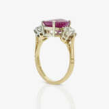 An eternity ring set with a natural Burmese ruby and diamonds - фото 3
